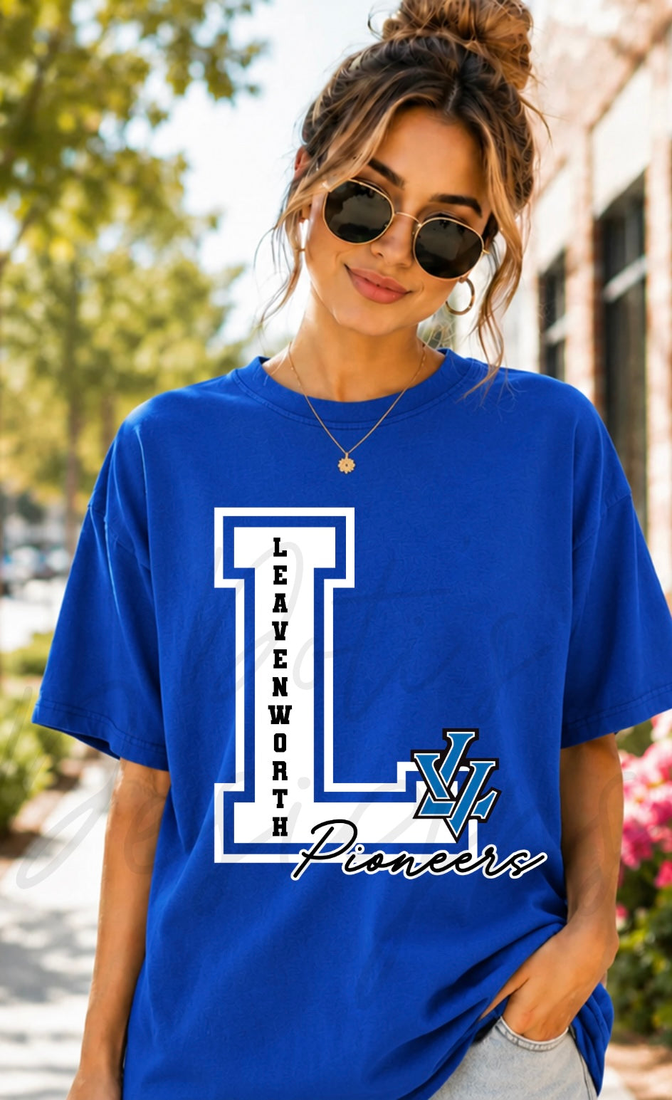Leavenworth Varsity Initial Mascot